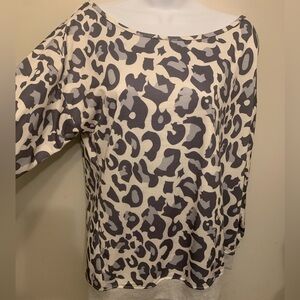 NWOT Animal Print Top Sz M (fits like a l/xl)